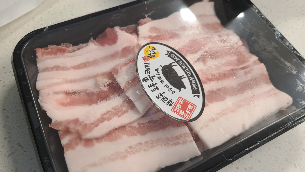 (1+1)화순 재래토종 흑돼지 대패삼겹살 300g (급속냉동)